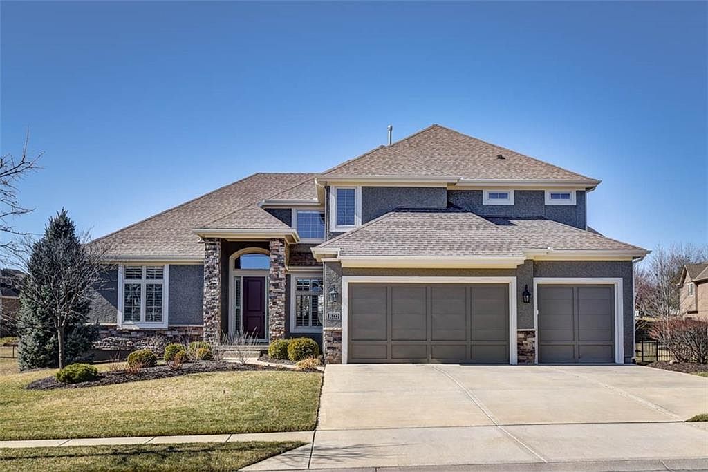 16132 Monrovia St, Overland Park, KS 66221 | Zillow