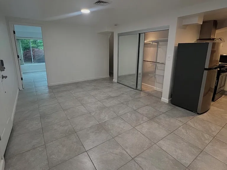 47 Lasalle Dr #1 — Photo 2