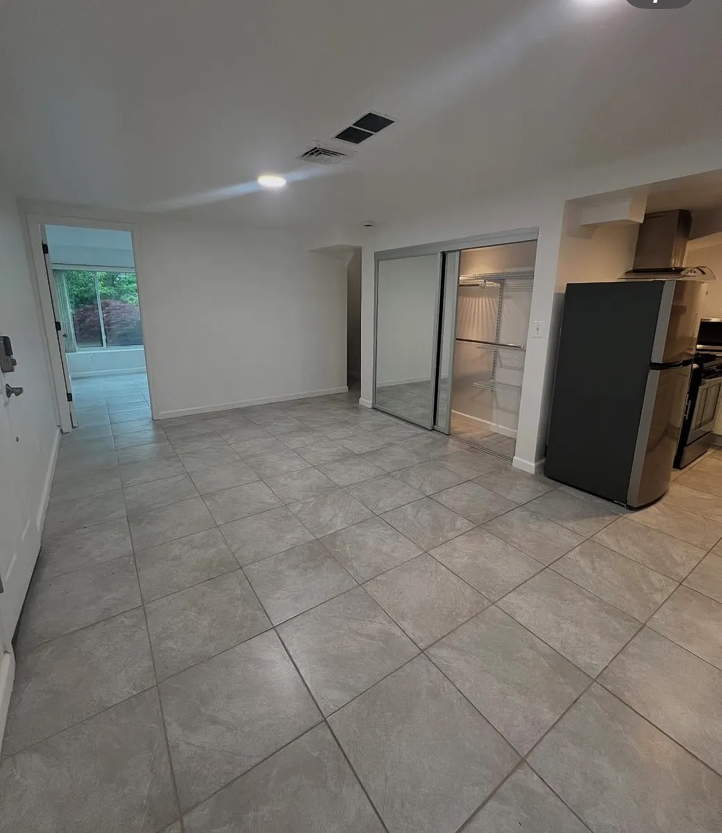 Building Photo - 47 Lasalle Dr #1