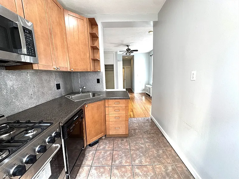 11 Irving St #7 — Photo 2
