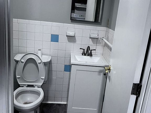 5th image of 20 Danbury Dr APT 4