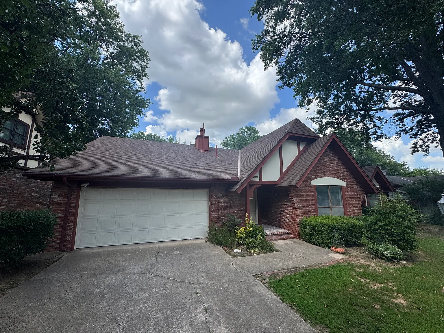 4 bed, 2.5 bath, 2036 sqft, $2,250 — Photo 2