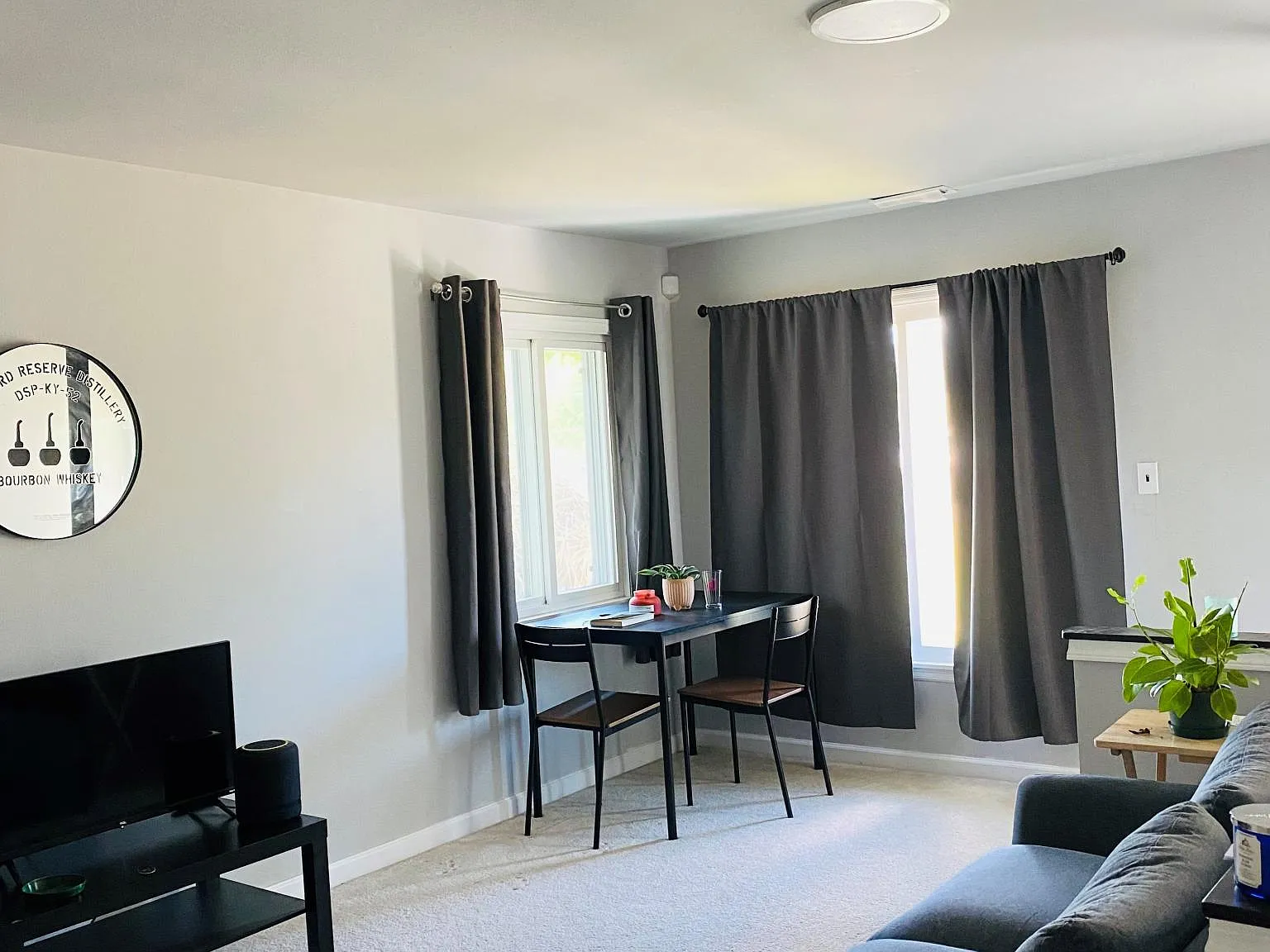 6 bed, 2900 sqft, $1,200 — Photo 2