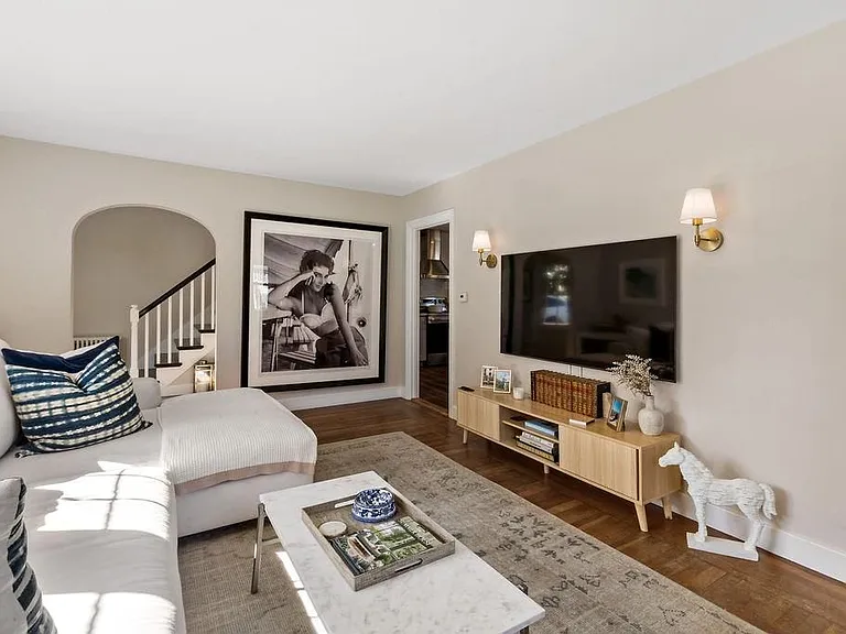 147 Evarts St — Photo 13