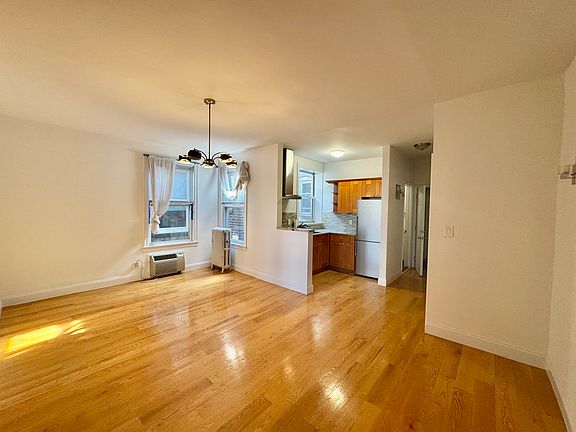 2nd image of 37-14 Astoria Blvd S #3A