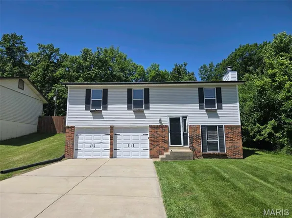 21 Oak Bend Dr, Saint Peters, MO 63376