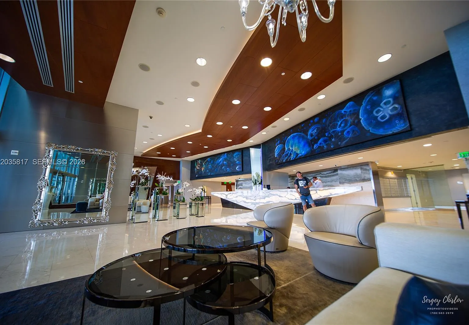 Jade Ocean Condo — Photo 1