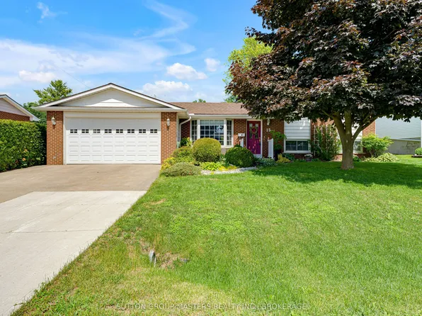 15 Bakers Ln, Loyalist, ON K7N 1L9
