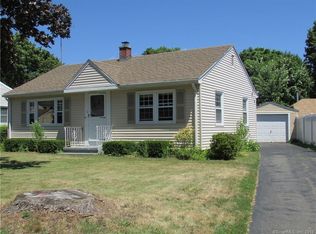 2 Field Pl, Branford, CT 06405