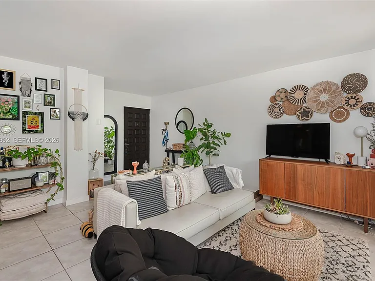 777 NE 62nd St #C302 — Photo 4