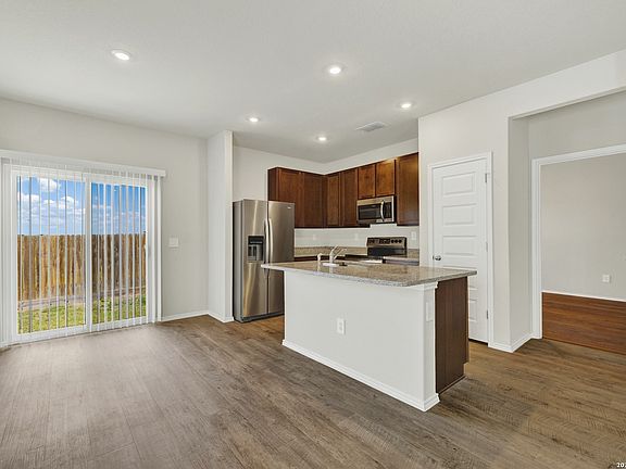 3rd image of 3113 JARLSBERG LN