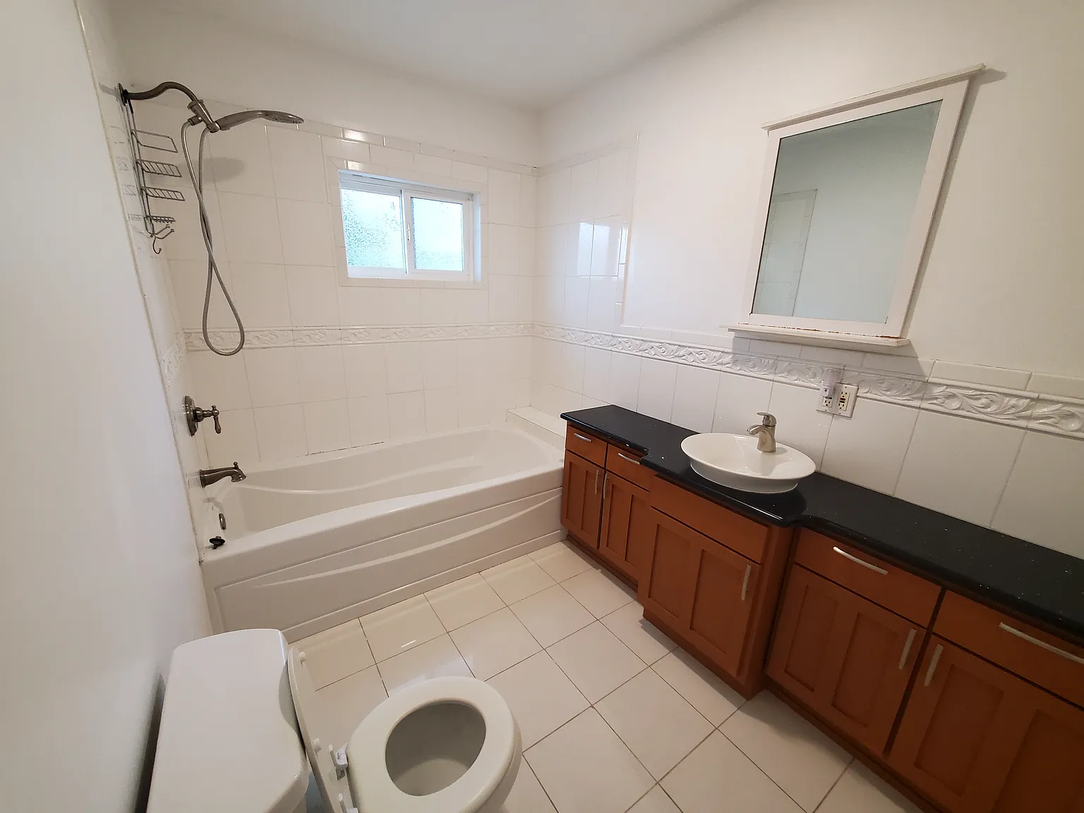 1 bed, 650 sqft, $1,200 — Photo 3