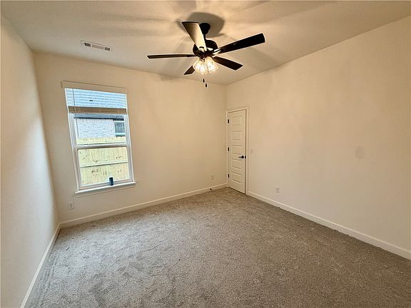5th image of 1814 Farmer St