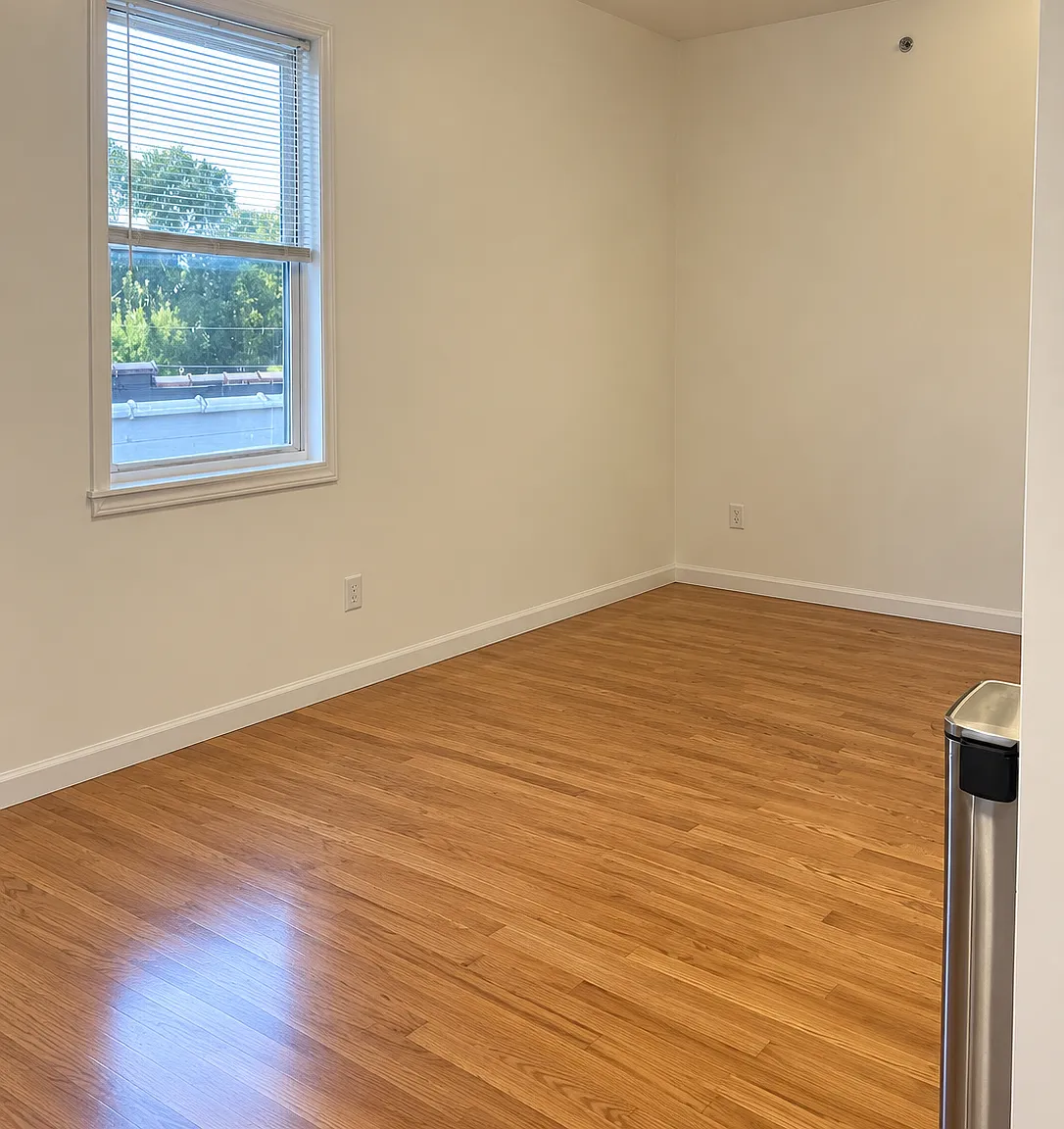 Studio, $930 — Photo 3