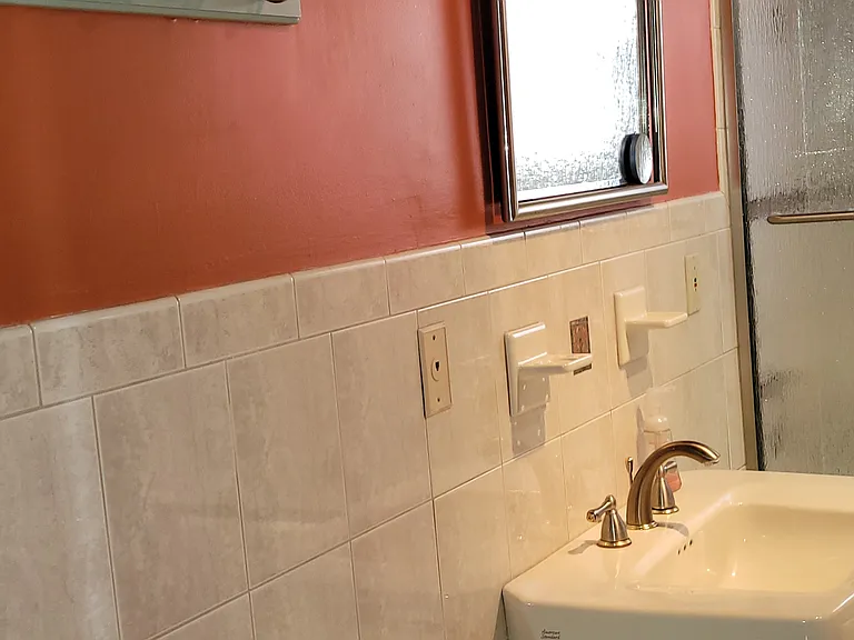 En-Suite bathroom vanity