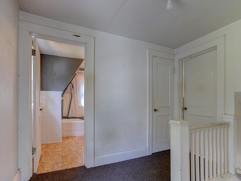 22nd image of 519 W 12th Avenue