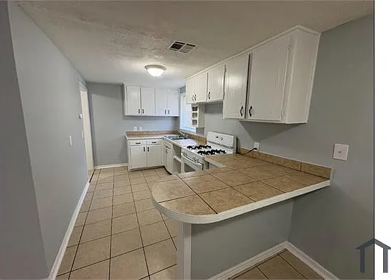 1936 Lariet Ln — Photo 5