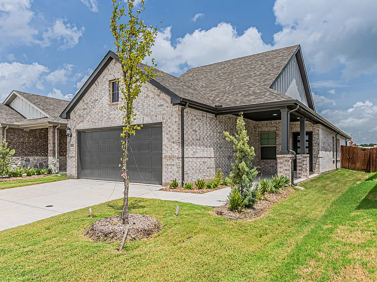 1134 Old Stead Dr — Photo 2
