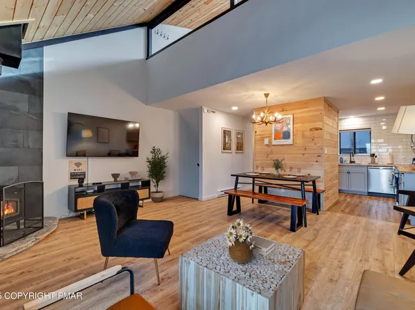 4 Middle Village Way, Tannersville, PA 18372