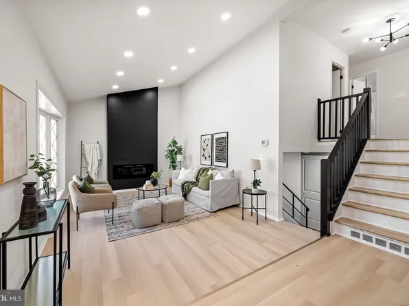 137 Othoridge Rd, Lutherville Timonium, MD 21093