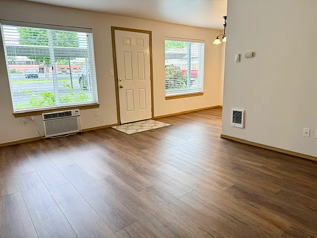 1410 W Prasch Ave — Photo 8
