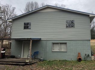 114 Baker Ln, Oliver Springs, TN 37840