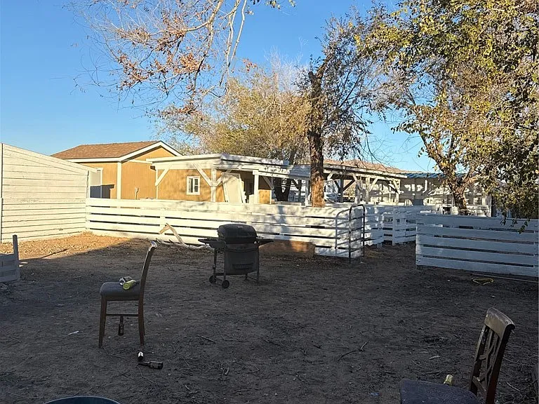 16100 Navajo Rd — Photo 35