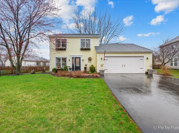 426 Santa Fe Trl, Cary, IL 60013