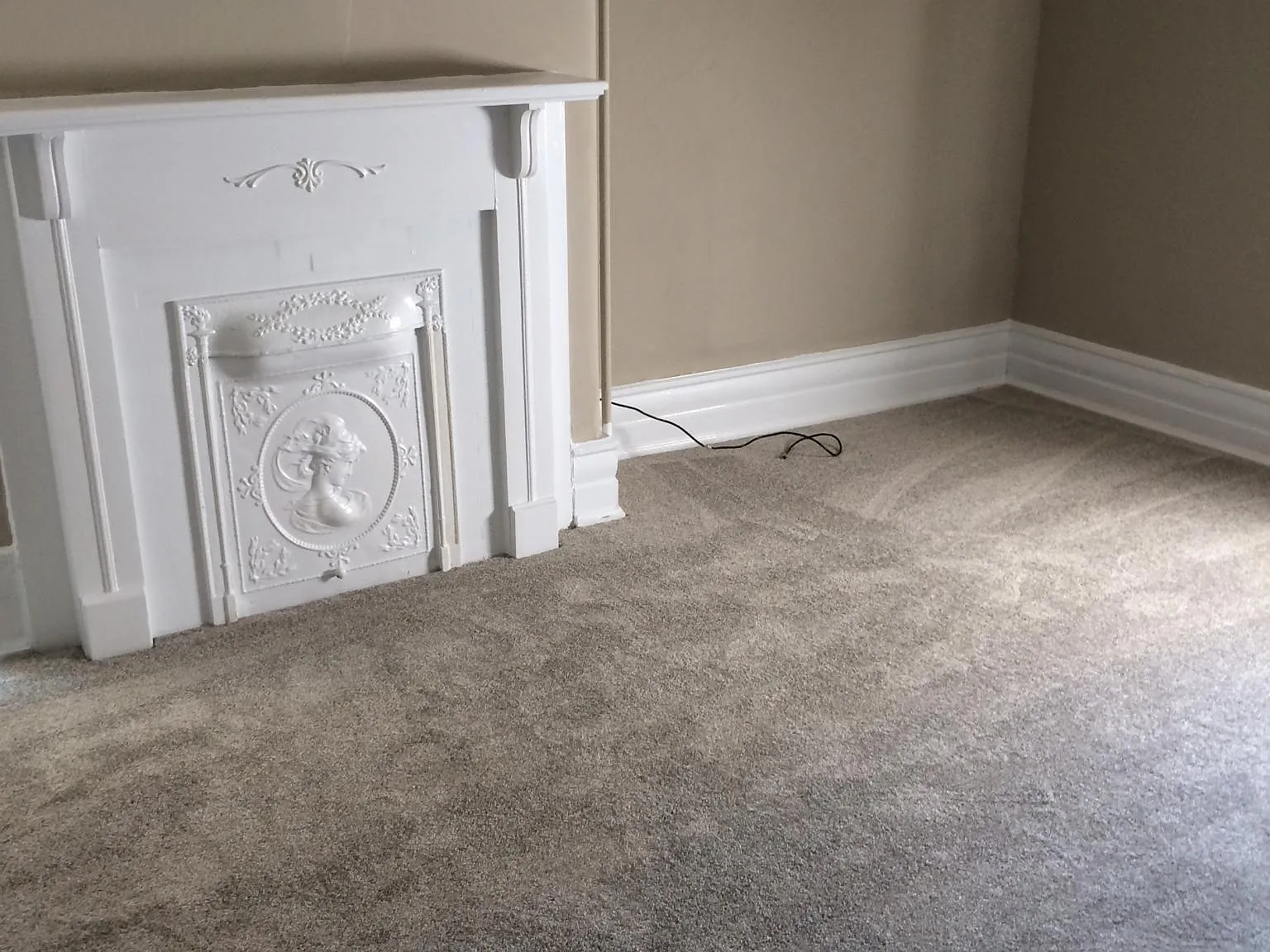 1 bed, 998 sqft, $1,350 — Photo 2