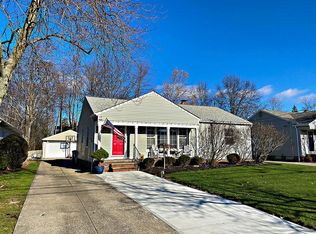 6491 Longridge Rd, Mayfield Heights, OH 44124