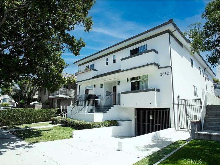 3662 Clarington Ave #3 — Photo 35