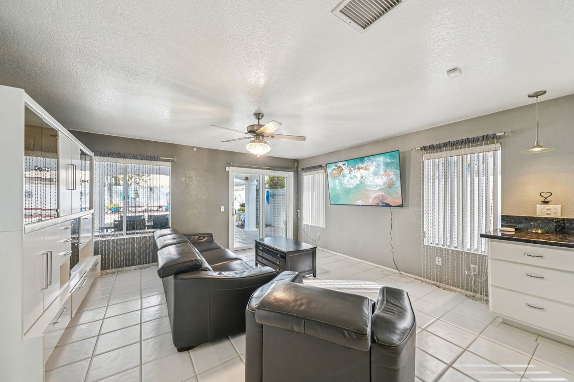 next background image