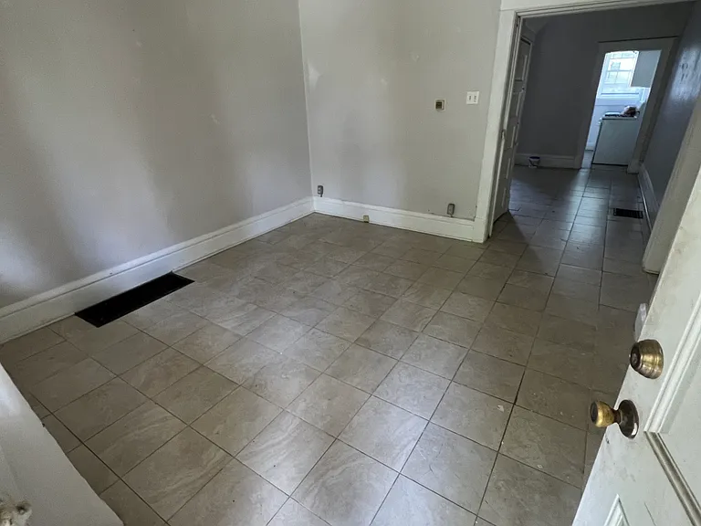 422 E 16th Ave — Photo 1