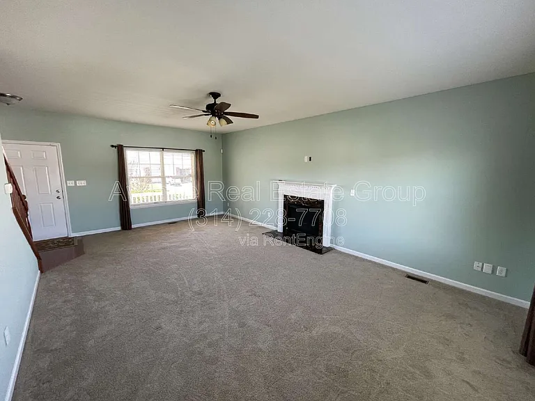 5533 Emerald Place Dr — Photo 4