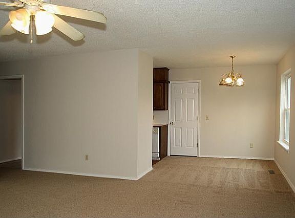 5th image of 1407 E University Ave