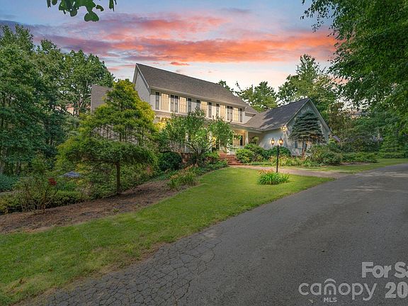 2nd image of 107 Windsong Dr