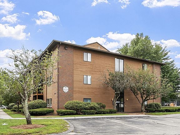 2nd image of 17 Blackstone Dr APT 1725