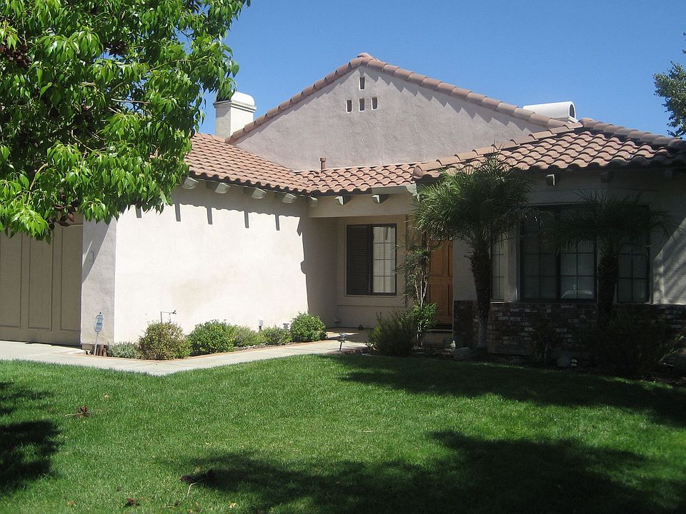 2nd image of 15576 Granada Dr