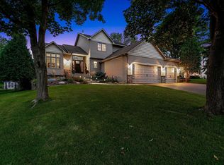 6061 Meadowood Ct, Savage, MN 55378