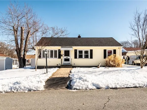 139 Flora Ave, Woonsocket, RI 02895