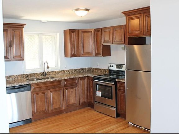 5th image of 213 Taylor Ave
