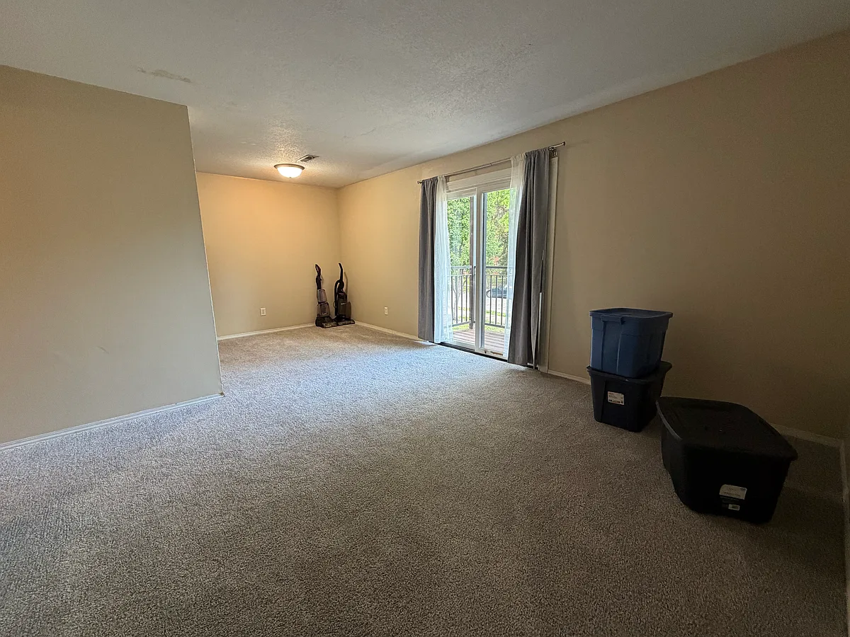 Building Photo - 1111 Vattier St #10