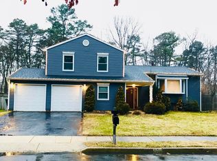 7 Feathertree Ct, Howell, NJ 07731