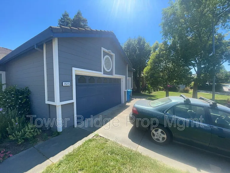 1515 Knight Ct — Photo 3