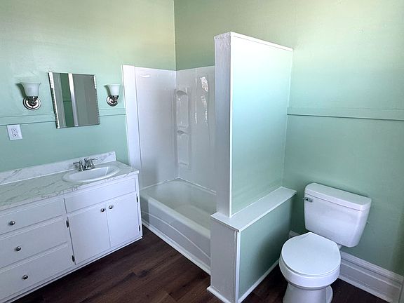3rd image of 325 Chandler Ave #3