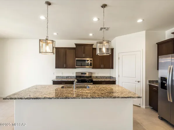 12550 E Remi Dr, Vail, AZ 85641