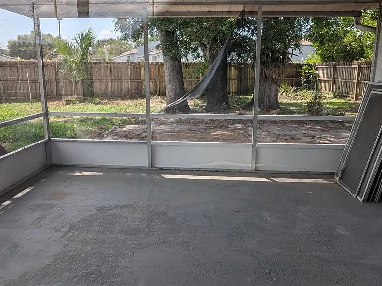 714 Governors Ave — Photo 4