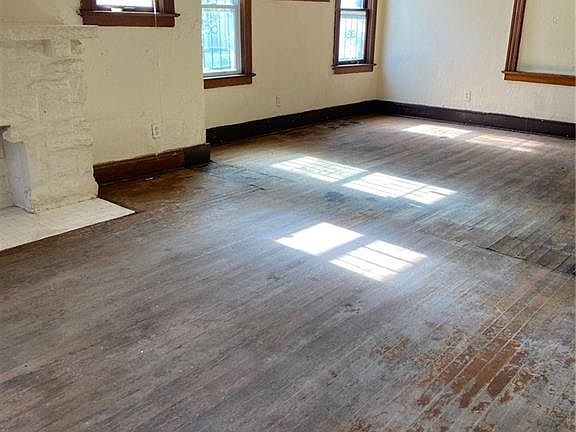 2nd image of 3840 Bellefontaine Ave