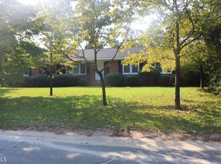 124 Crest Dr, Cochran, GA 31014