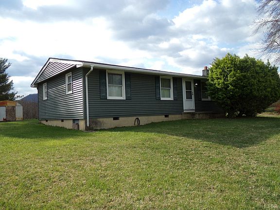 3rd image of 404 Hillside Dr